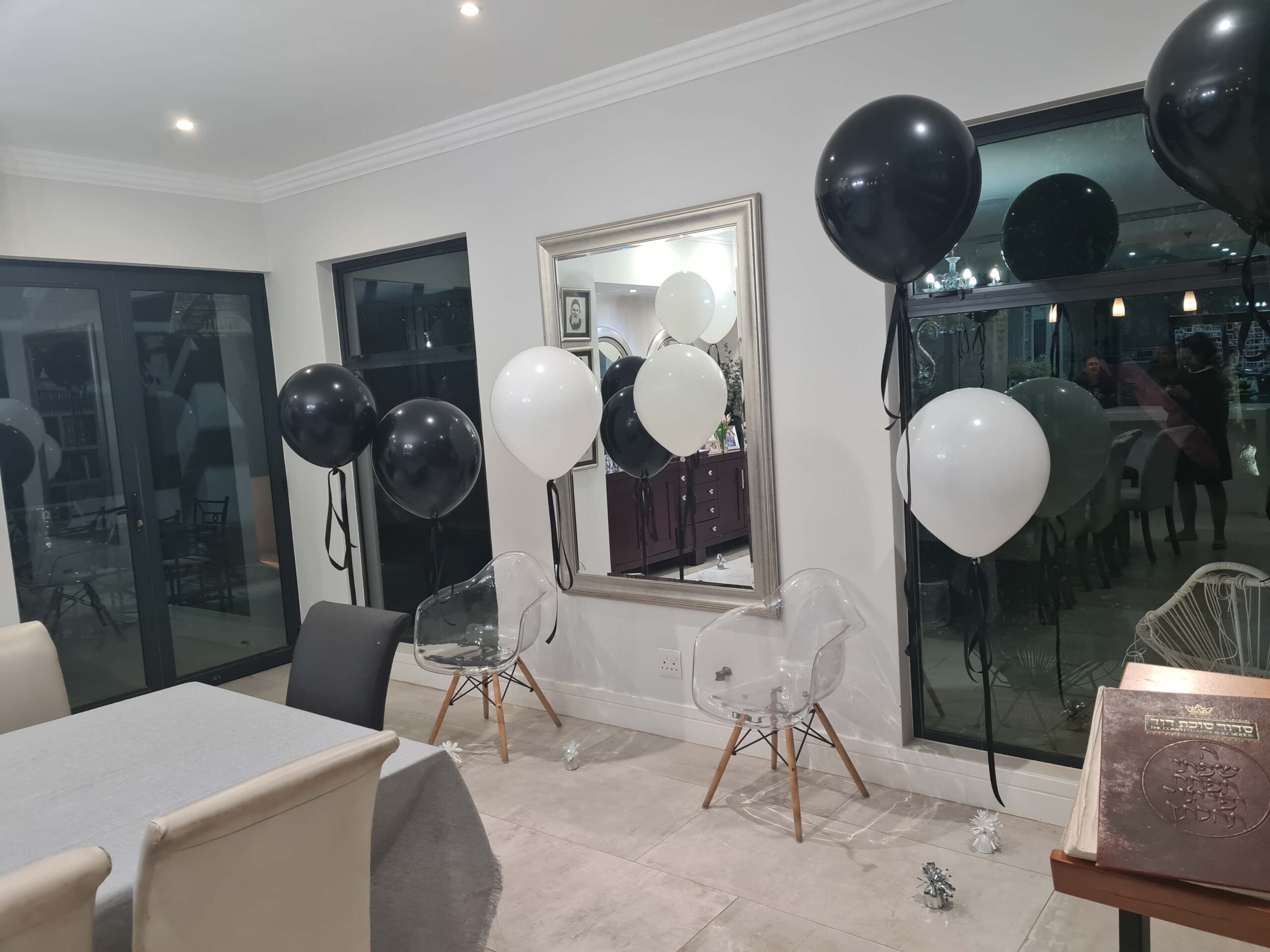 18" Standard Helium Balloon Centerpiece - Image 5