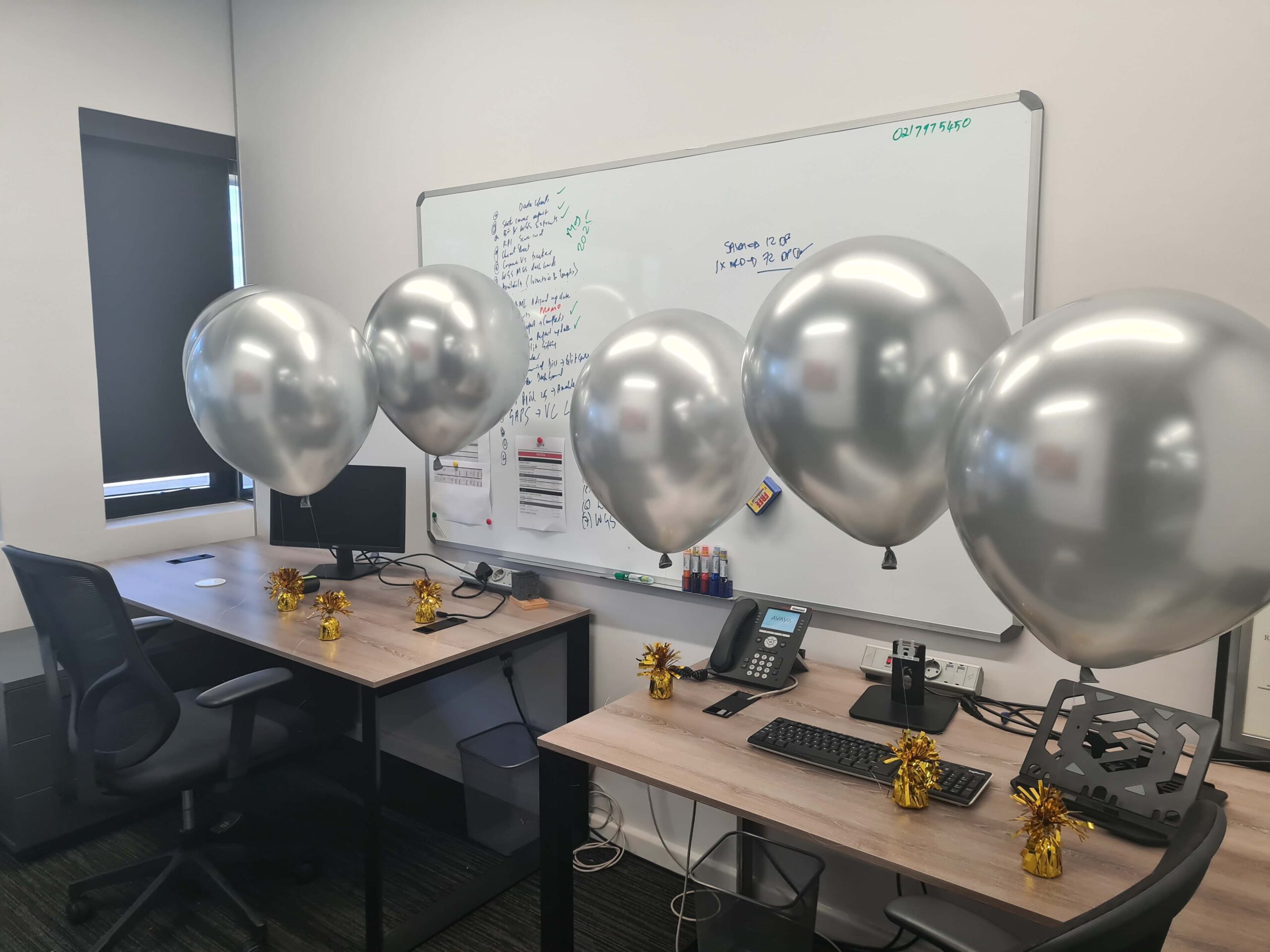 18" Standard Helium Balloon Centerpiece - Image 2
