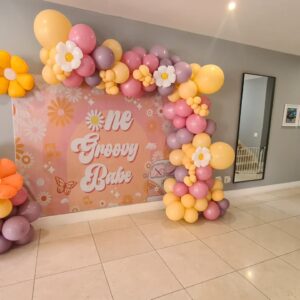 Organic free standing Balloon Garland